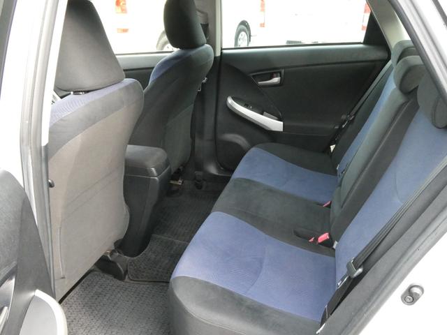 プリウス Ｓ　純正ＨＤＤナビ　バックカメラ　ワンセグＴＶ　純正キーレス　スマートキー　ＥＴＣ　６エアバック　Ｂｌｕｅｔｏｏｔｈ接続　ＨＩＤヘッド　オートライト　電格ミラー　フォグランプ　ステアリングスイッチ　ＡＢＳ（24枚目）