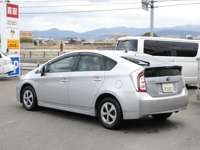 プリウス Ｓ　純正ＨＤＤナビ　バックカメラ　ワンセグＴＶ　純正キーレス　スマートキー　ＥＴＣ　６エアバック　Ｂｌｕｅｔｏｏｔｈ接続　ＨＩＤヘッド　オートライト　電格ミラー　フォグランプ　ステアリングスイッチ　ＡＢＳ（38枚目）