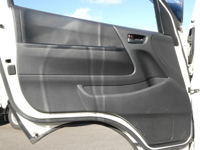 ��������O���̎ʐ^�������肷�邱�Ƃ��\�ł������C�y�ɂ��₢���킹���������I�I