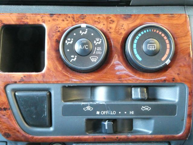 ���ԗ��ɕt���Ă��鑕�����e�Ȃǂ��C�y�ɂ��⍇������������