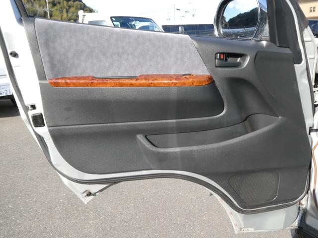 ��������O���̎ʐ^�������肷�邱�Ƃ��\�ł������C�y�ɂ��₢���킹���������I�I