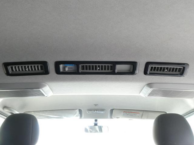 ハイエースバン ロングスーパーＧＬ　１年間１万キロ無償保証　３型　ＨＤＤナビ　フルセグＴＶ　ＣＤ・ＤＶＤ再生　Ｂｌｕｅｔｏｏｔｈ接続　ＥＴＣ　キーレス　木目調フローリングマット　オートライト　フォグランプ　ウッドコンビハンドル　ターボ（12枚目）