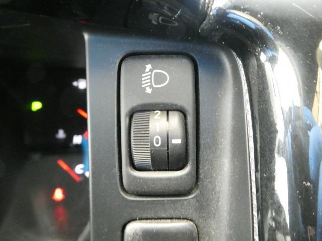 ハイエースバン ロングスーパーＧＬ　１年間１万キロ無償保証　３型　ＨＤＤナビ　フルセグＴＶ　ＣＤ・ＤＶＤ再生　Ｂｌｕｅｔｏｏｔｈ接続　ＥＴＣ　キーレス　木目調フローリングマット　オートライト　フォグランプ　ウッドコンビハンドル　ターボ（14枚目）