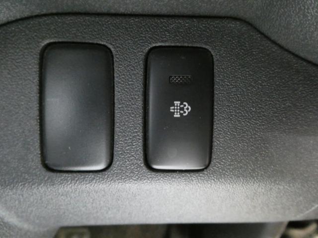 ハイエースバン ロングスーパーＧＬ　１年間１万キロ無償保証　３型　ＨＤＤナビ　フルセグＴＶ　ＣＤ・ＤＶＤ再生　Ｂｌｕｅｔｏｏｔｈ接続　ＥＴＣ　キーレス　木目調フローリングマット　オートライト　フォグランプ　ウッドコンビハンドル　ターボ（16枚目）