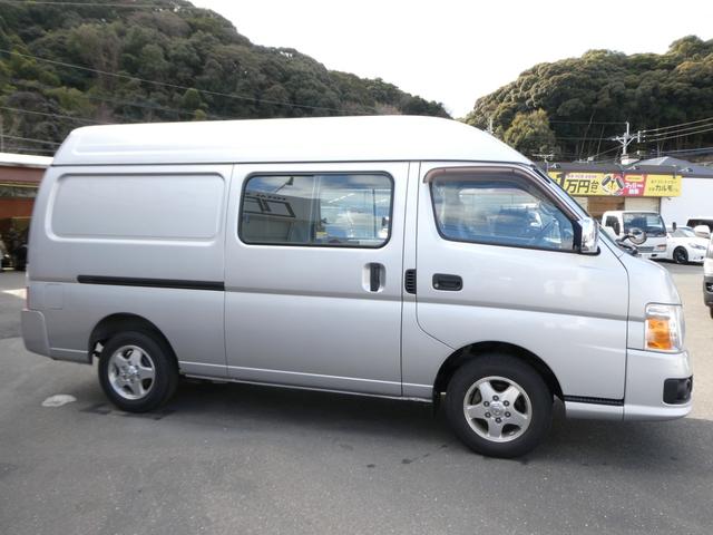 �ړ����Ԃ������A�ԓ��ŋx�e������邨�q�l�I�Ƃ��Ă����̃J�[�O�b�X��p�[�c�����������Ă��܂��I�I