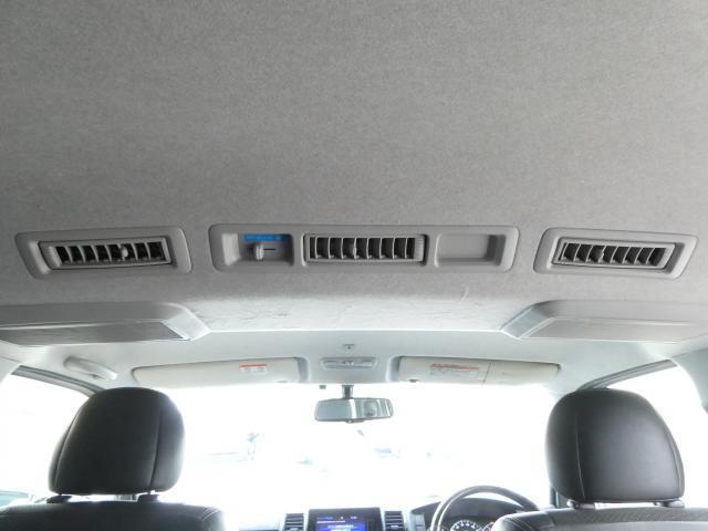 ハイエースバン スーパーＧＬ　ダークプライム　１年間１万キロ無償保証　４型　メモリーナビ　バックカメラ　フルセグＴＶ　スマートキー　ＣＤ・ＤＶＤ再生　ハーフレザーシート　ＬＥＤヘッド　ウッドコンビハンドル　フォグランプ　ＥＴＣ　Ｗエアバック（15枚目）