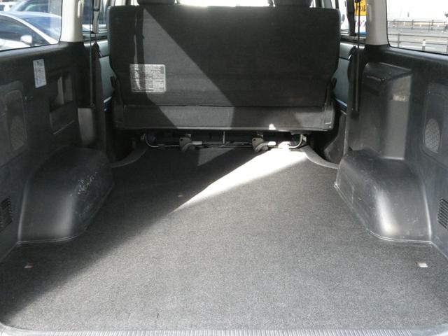 ハイエースバン スーパーＧＬ　ダークプライム　１年間１万キロ無償保証　４型　メモリーナビ　バックカメラ　フルセグＴＶ　スマートキー　ＣＤ・ＤＶＤ再生　ハーフレザーシート　ＬＥＤヘッド　ウッドコンビハンドル　フォグランプ　ＥＴＣ　Ｗエアバック（25枚目）