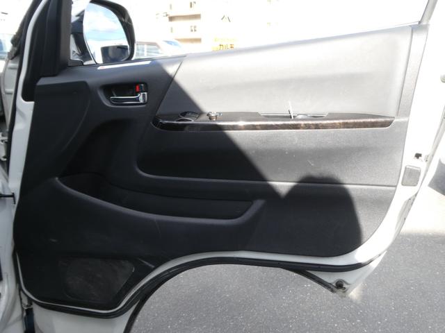 ハイエースバン スーパーＧＬ　ダークプライム　１年間１万キロ無償保証　４型　メモリーナビ　バックカメラ　フルセグＴＶ　スマートキー　ＣＤ・ＤＶＤ再生　ハーフレザーシート　ＬＥＤヘッド　ウッドコンビハンドル　フォグランプ　ＥＴＣ　Ｗエアバック（37枚目）