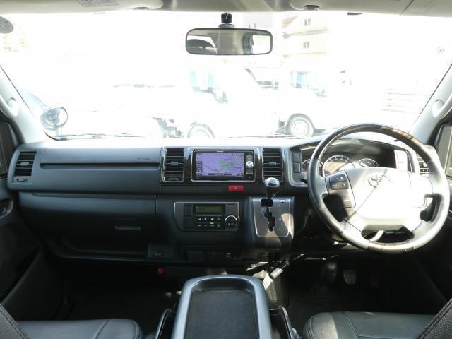 ハイエースバン スーパーＧＬ　ダークプライム　１年間１万キロ無償保証　４型　ＢＴ対応ナビ　バックカメラ　フルセグＴＶ　ＥＴＣ　スマートキー　ベッドキット　スライドレール　シートカバー　ホワイトレター　ＬＥＤヘッド　オートライト　フォグランプ（7枚目）