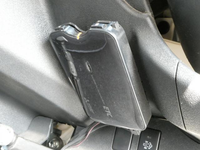 ハイエースバン スーパーＧＬ　ダークプライム　１年間１万キロ無償保証　４型　ＢＴ対応ナビ　バックカメラ　フルセグＴＶ　ＥＴＣ　スマートキー　ベッドキット　スライドレール　シートカバー　ホワイトレター　ＬＥＤヘッド　オートライト　フォグランプ（12枚目）