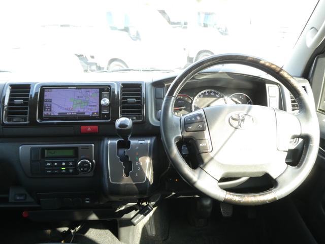 ハイエースバン スーパーＧＬ　ダークプライム　１年間１万キロ無償保証　４型　ＢＴ対応ナビ　バックカメラ　フルセグＴＶ　ＥＴＣ　スマートキー　ベッドキット　スライドレール　シートカバー　ホワイトレター　ＬＥＤヘッド　オートライト　フォグランプ（31枚目）