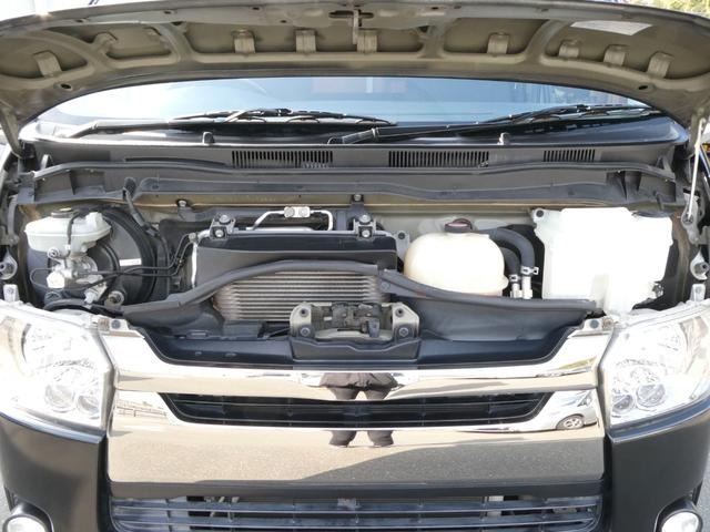 ハイエースバン スーパーＧＬ　ダークプライム　１年間１万キロ無償保証　４型　ＢＴ対応ナビ　バックカメラ　フルセグＴＶ　ＥＴＣ　スマートキー　ベッドキット　スライドレール　シートカバー　ホワイトレター　ＬＥＤヘッド　オートライト　フォグランプ（39枚目）