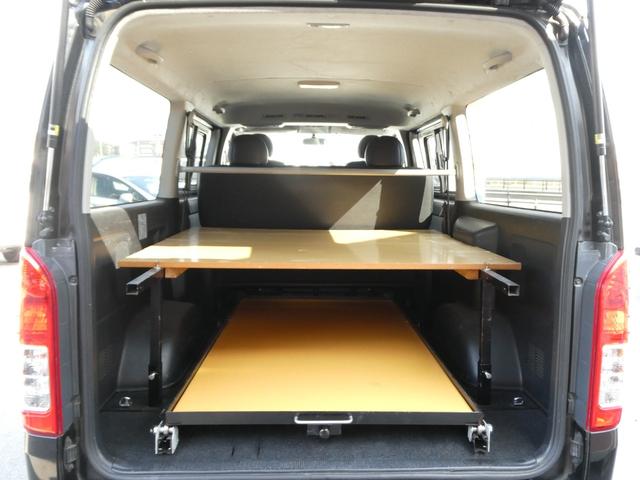 ハイエースバン スーパーＧＬ　ダークプライム　１年間１万キロ無償保証　４型　ＢＴ対応ナビ　バックカメラ　フルセグＴＶ　ＥＴＣ　スマートキー　ベッドキット　スライドレール　シートカバー　ホワイトレター　ＬＥＤヘッド　オートライト　フォグランプ（42枚目）