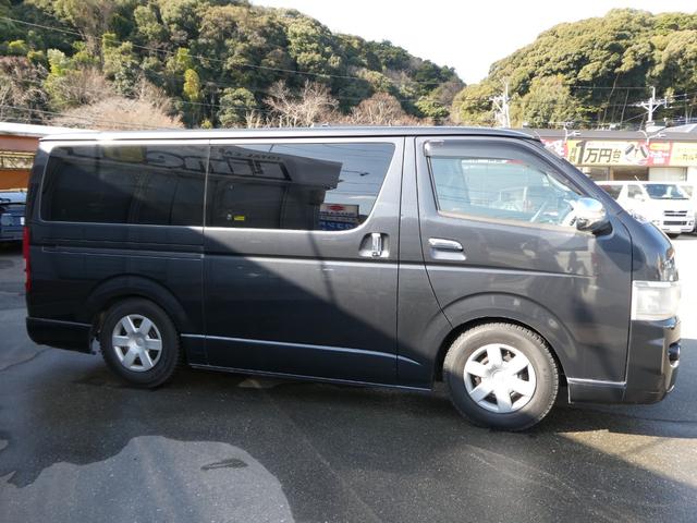 �ړ����Ԃ������A�ԓ��ŋx�e������邨�q�l�I�Ƃ��Ă����̃J�[�O�b�X��p�[�c�����������Ă��܂��I�I