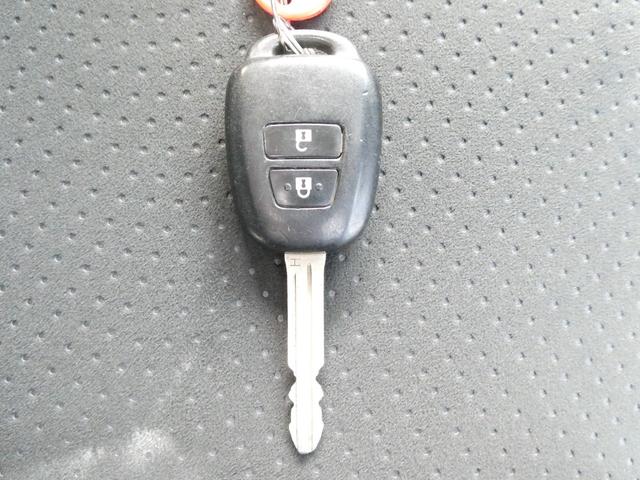 ハイエースバン ロングスーパーＧＬ　１年間１万キロ無償保証　ＳＤナビ　Ｂカメラ　ＣＤ・ＤＶＤ再生　キーレス　ＥＴＣ　集中ドアロック　Ｗエアコン　オートエアコン　両側スライド　オートライト　フォグランプ　ベッドキット　運転席エアバック（11枚目）