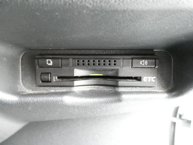 ハイエースバン ロングスーパーＧＬ　１年間１万キロ無償保証　ＳＤナビ　Ｂカメラ　ＣＤ・ＤＶＤ再生　キーレス　ＥＴＣ　集中ドアロック　Ｗエアコン　オートエアコン　両側スライド　オートライト　フォグランプ　ベッドキット　運転席エアバック（14枚目）