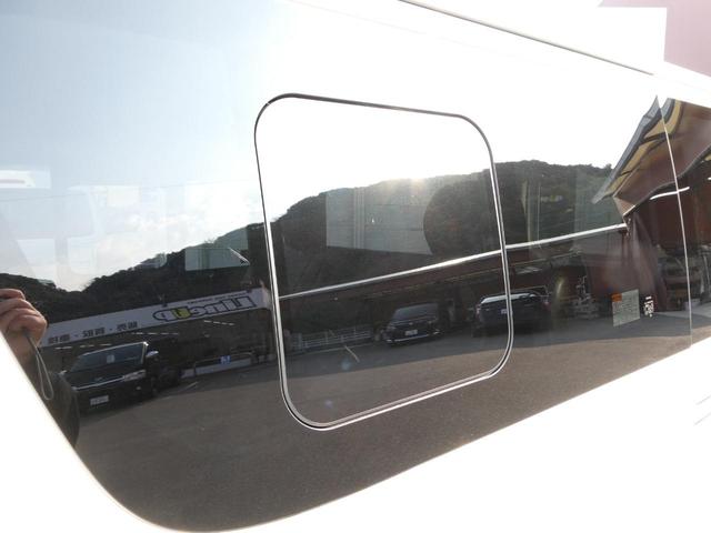 ハイエースバン ロングスーパーＧＬ　１年間１万キロ無償保証　ＳＤナビ　Ｂカメラ　ＣＤ・ＤＶＤ再生　キーレス　ＥＴＣ　集中ドアロック　Ｗエアコン　オートエアコン　両側スライド　オートライト　フォグランプ　ベッドキット　運転席エアバック（19枚目）