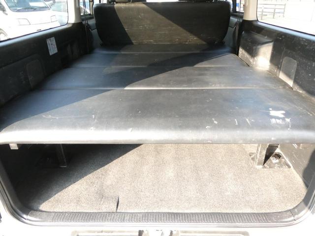 ハイエースバン ロングスーパーＧＬ　１年間１万キロ無償保証　ＳＤナビ　Ｂカメラ　ＣＤ・ＤＶＤ再生　キーレス　ＥＴＣ　集中ドアロック　Ｗエアコン　オートエアコン　両側スライド　オートライト　フォグランプ　ベッドキット　運転席エアバック（26枚目）