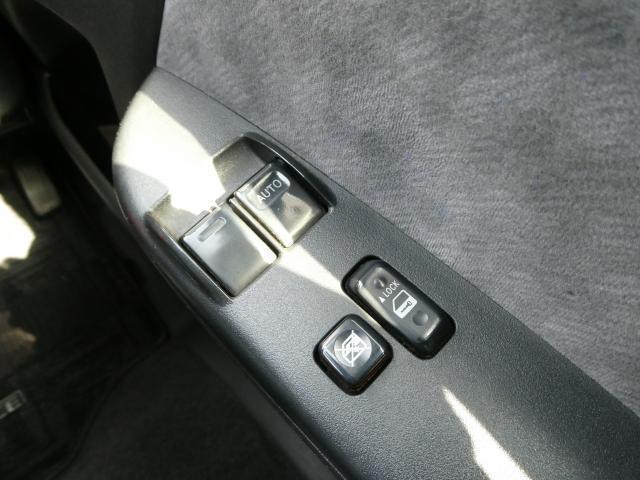 ���ԗ��ɕt���Ă��鑕�����e�Ȃǂ��C�y�ɂ��⍇������������