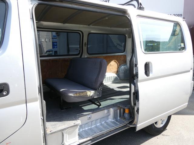 キャラバン ロングＤＸ　１年無償保証　純正キーレス　純正アルミホイール　ＥＴＣ　運転席エアバック　両側スライド　レベライザー　ルーフキャリア　スノーモードスイッチ　排ガス浄化装置　パワステ（7枚目）