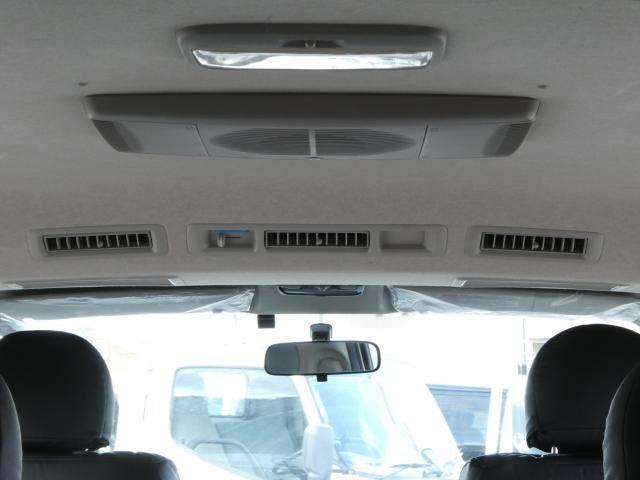 ハイエースバン ロングスーパーＧＬ　１年間１万キロ無償保証　１型　ＨＤＤナビ　バックカメラ　ＣＤ・ＤＶＤ　ＥＴＣ　社外アルミホイール　社外テール　ローダウン　ベッドキット　シートカバー　Ｗエアバック　両側スライド　ターボ　オートライト（12枚目）
