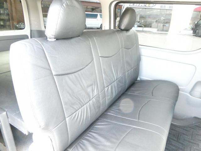 ハイエースバン ロングスーパーＧＬ　１年間１万キロ無償保証　１型　ＨＤＤナビ　バックカメラ　ＣＤ・ＤＶＤ　ＥＴＣ　社外アルミホイール　社外テール　ローダウン　ベッドキット　シートカバー　Ｗエアバック　両側スライド　ターボ　オートライト（16枚目）