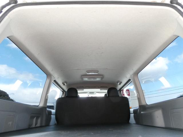 ハイエースバン ロングスーパーＧＬ　１年間１万キロ無償保証　１型　ＨＤＤナビ　バックカメラ　ＣＤ・ＤＶＤ　ＥＴＣ　社外アルミホイール　社外テール　ローダウン　ベッドキット　シートカバー　Ｗエアバック　両側スライド　ターボ　オートライト（25枚目）