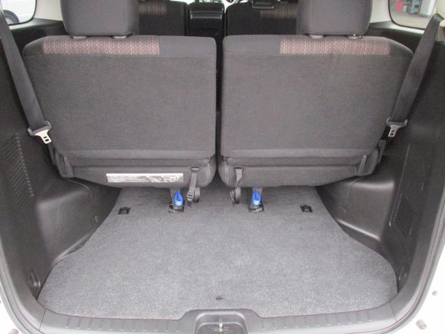 セレナ ハイウェイスターＳ－ＨＶアドバンスドセーフティパック　両側電動スライドドア・メモリーナビ・フルセグＴＶ・Ｂｌｕｅｔｏｏｔｈ・全周囲カメラ・ＥＴＣ・３列シート・８人乗り・アイドリングストップ・衝突被害軽減システム（18枚目）