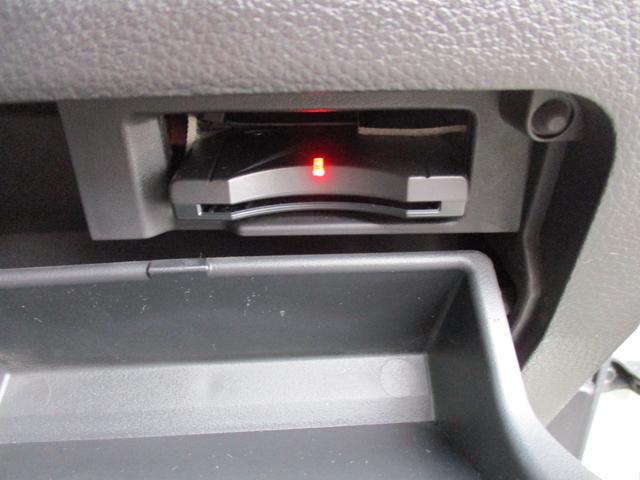 セレナ ハイウェイスターＳ－ＨＶアドバンスドセーフティパック　両側電動スライドドア・メモリーナビ・フルセグＴＶ・Ｂｌｕｅｔｏｏｔｈ・全周囲カメラ・ＥＴＣ・３列シート・８人乗り・アイドリングストップ・衝突被害軽減システム（27枚目）