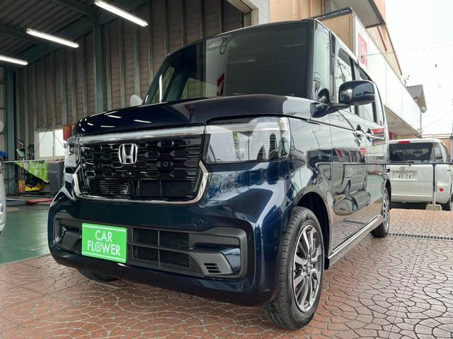Ｎ－ＢＯＸカスタム ベースグレード　ホンダセンシング　バックカメラ　左後自動スライドドア　オートライト　オートハイビーム　ＬＥＤヘッドライト　シートヒーター　フロント・リアコーナーセンサー　新車（2枚目）