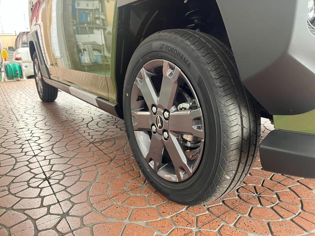 タフト Ｇ　ダーククロムベンチャー　ナビ／ワンセグＴＶ／ＣＤ／ＳＤ録音機能／Ｂｌｕｅｔｏｏｔｈ／ＵＳＢ／バックカメラ付　シートヒーター　スーパーＵＶ＆ＩＲカットガラス　前後コーナーセンサー　ＬＥＤフォグ・ヘッドランプ　オートライト新車（12枚目）