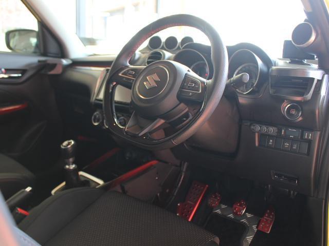 スイフトスポーツ ベースグレード　社外エアロ　ＺＳＳ車高調　ＳＳＲ　１７インチＡＷ　ＨＫＳエアクリ　ＨＫＳフラッシュエディター　社外マフラー　デフィ追加メーター　ブリッツスロコン　モンスタースポーツアルミペダル　前後ドラレコ（3枚目）