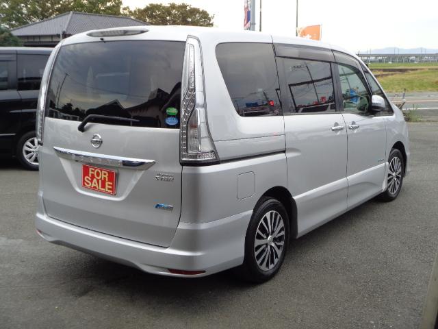 セレナ ハイウェイスター　Ｓ－ハイブリッド　両側パワースライドドア　純正ナビ　フルセグＴＶ　バックカメラ　スマートキー　プッシュスタート　ＥＴＣ　純正アルミ（6枚目）