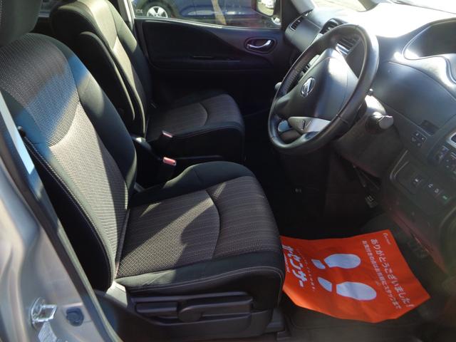 セレナ ハイウェイスター　Ｓ－ハイブリッド　両側パワースライドドア　純正ナビ　フルセグＴＶ　バックカメラ　スマートキー　プッシュスタート　ＥＴＣ　純正アルミ（8枚目）