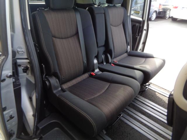 セレナ ハイウェイスター　Ｓ－ハイブリッド　両側パワースライドドア　純正ナビ　フルセグＴＶ　バックカメラ　スマートキー　プッシュスタート　ＥＴＣ　純正アルミ（18枚目）