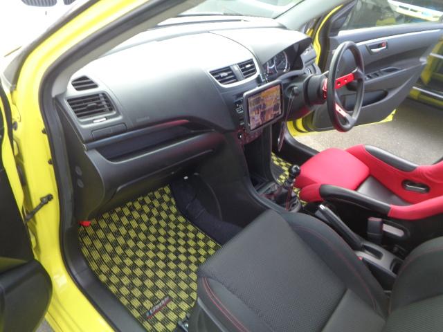 スイフトスポーツ ベースグレード　ＨＫＳ車高調　社外ハンドル　社外マフラー　社外ホイール　エアクリーナー　社外テール　ディスプレイオーディオ　フルセグＴＶ　デジタルインナーミラー　純正シートマフラー有り　ドライブレコーダー　ＥＴＣ（17枚目）