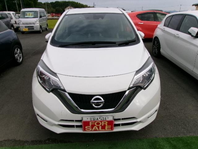 ノート Ｘ　ＤＩＧ－Ｓ　ドライブレコーダー　純正ＳＤナビ　衝突被害軽減システム　禁煙車　ドラレコ　ＬＥＤヘッド　ＥＴＣ　車線逸脱警報　オートライト　ＤＶＤ再生　フルセグＴＶ　電動格納ミラー　ドアバイザー（2枚目）