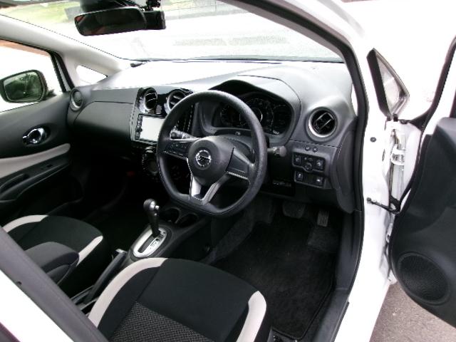 ノート Ｘ　ＤＩＧ－Ｓ　ドライブレコーダー　純正ＳＤナビ　衝突被害軽減システム　禁煙車　ドラレコ　ＬＥＤヘッド　ＥＴＣ　車線逸脱警報　オートライト　ＤＶＤ再生　フルセグＴＶ　電動格納ミラー　ドアバイザー（7枚目）