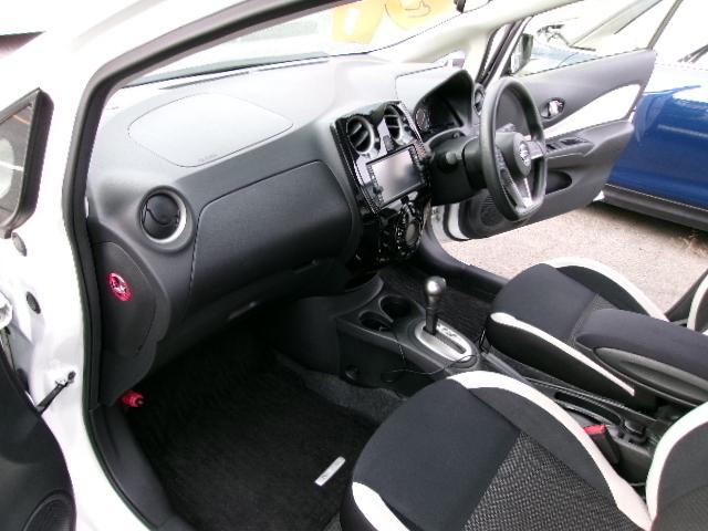 ノート Ｘ　ＤＩＧ－Ｓ　ドライブレコーダー　純正ＳＤナビ　衝突被害軽減システム　禁煙車　ドラレコ　ＬＥＤヘッド　ＥＴＣ　車線逸脱警報　オートライト　ＤＶＤ再生　フルセグＴＶ　電動格納ミラー　ドアバイザー（13枚目）