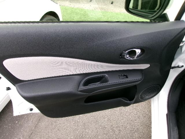 ノート Ｘ　ＤＩＧ－Ｓ　ドライブレコーダー　純正ＳＤナビ　衝突被害軽減システム　禁煙車　ドラレコ　ＬＥＤヘッド　ＥＴＣ　車線逸脱警報　オートライト　ＤＶＤ再生　フルセグＴＶ　電動格納ミラー　ドアバイザー（16枚目）