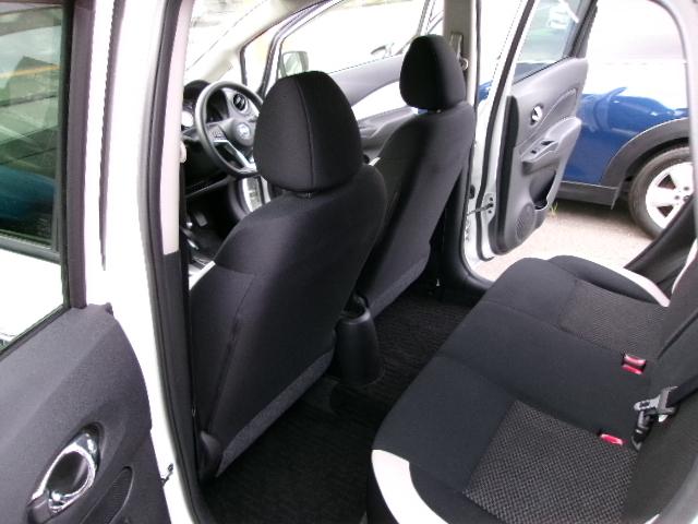 ノート Ｘ　ＤＩＧ－Ｓ　ドライブレコーダー　純正ＳＤナビ　衝突被害軽減システム　禁煙車　ドラレコ　ＬＥＤヘッド　ＥＴＣ　車線逸脱警報　オートライト　ＤＶＤ再生　フルセグＴＶ　電動格納ミラー　ドアバイザー（19枚目）