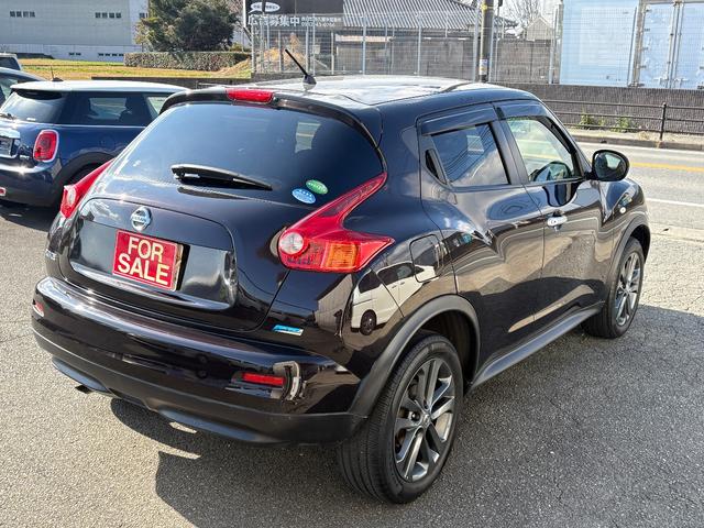 ジューク １５ＲＸ　パーソナライズパッケージ　純正ナビ　フルセグＴＶ　バックカメラ　スマートキー　プッシュスタート　純正アルミ（4枚目）