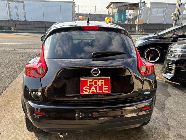 ジューク １５ＲＸ　パーソナライズパッケージ　純正ナビ　フルセグＴＶ　バックカメラ　スマートキー　プッシュスタート　純正アルミ（5枚目）