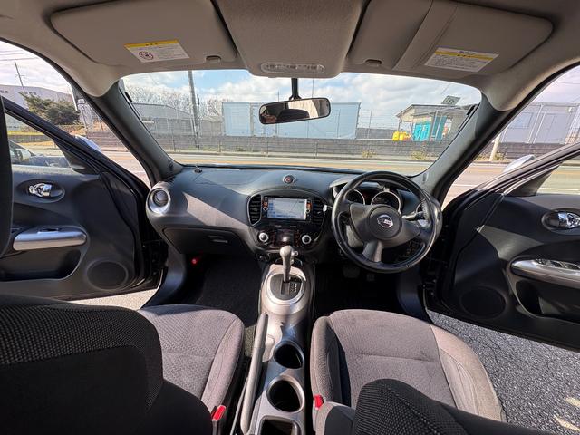 ジューク １５ＲＸ　パーソナライズパッケージ　純正ナビ　フルセグＴＶ　バックカメラ　スマートキー　プッシュスタート　純正アルミ（7枚目）