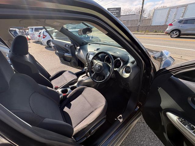 ジューク １５ＲＸ　パーソナライズパッケージ　純正ナビ　フルセグＴＶ　バックカメラ　スマートキー　プッシュスタート　純正アルミ（8枚目）