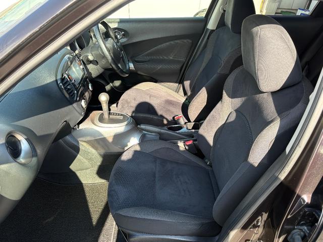 ジューク １５ＲＸ　パーソナライズパッケージ　純正ナビ　フルセグＴＶ　バックカメラ　スマートキー　プッシュスタート　純正アルミ（12枚目）