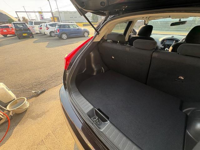 ジューク １５ＲＸ　パーソナライズパッケージ　純正ナビ　フルセグＴＶ　バックカメラ　スマートキー　プッシュスタート　純正アルミ（18枚目）