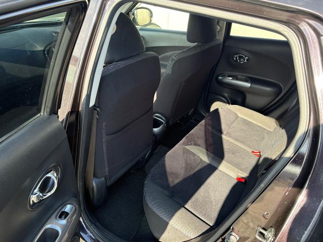 ジューク １５ＲＸ　パーソナライズパッケージ　純正ナビ　フルセグＴＶ　バックカメラ　スマートキー　プッシュスタート　純正アルミ（23枚目）