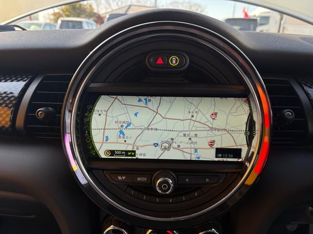 MINI クーパーS 6速ミツション ターボ 革シート 純正アルミホイール シートヒーター 前後フォグライト キーレス ナビ 本革巻きステアリング オートライト Bluetooth プッシュスタート サンルーフ(10枚目)