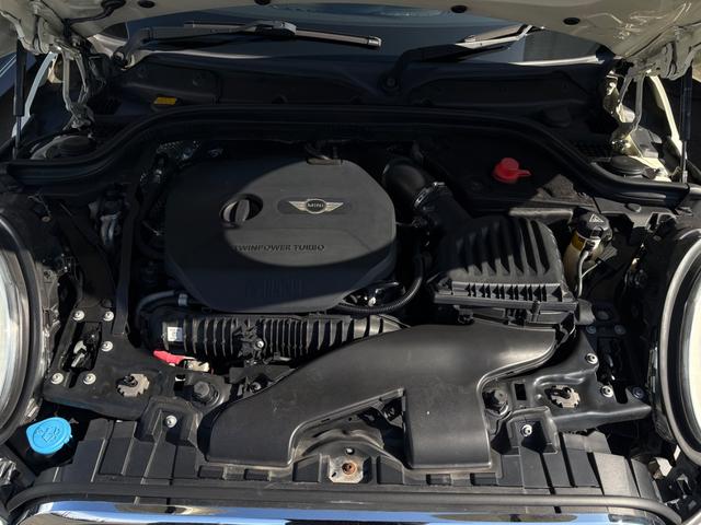 MINI クーパーS 6速ミツション ターボ 革シート 純正アルミホイール シートヒーター 前後フォグライト キーレス ナビ 本革巻きステアリング オートライト Bluetooth プッシュスタート サンルーフ(28枚目)